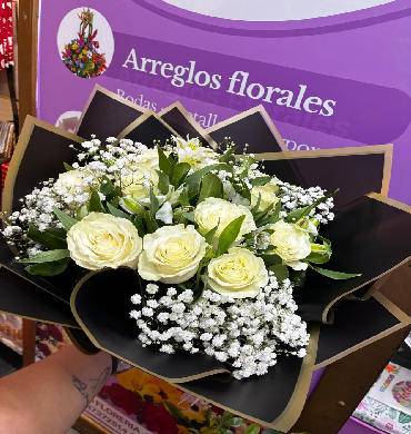 6 Rosas Blancas